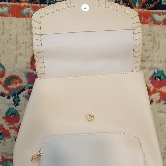 Cream + Gold Backpack - Picture 6 of 7